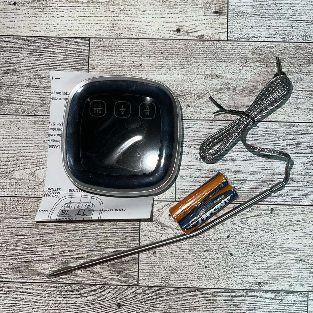 Digital magnetic food thermometer